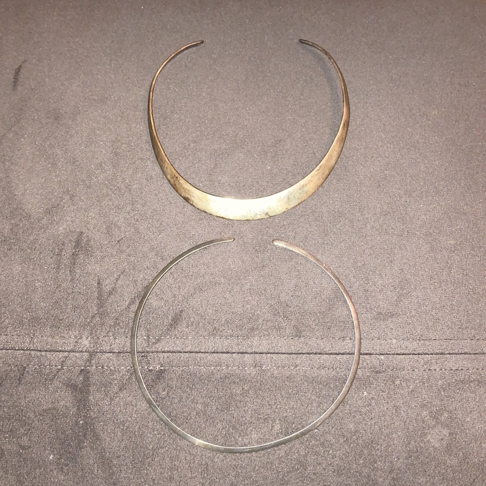 2 silver chokers